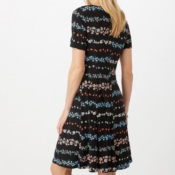 Roz & Ali Navy Floral Dress - Picture 2 of 5